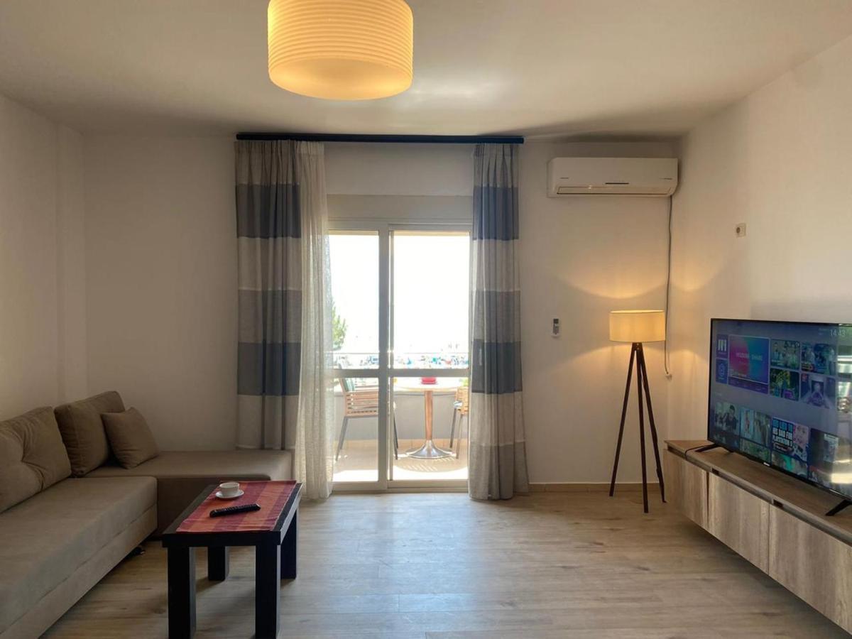 Rumar Hotel Durrës Exteriör bild